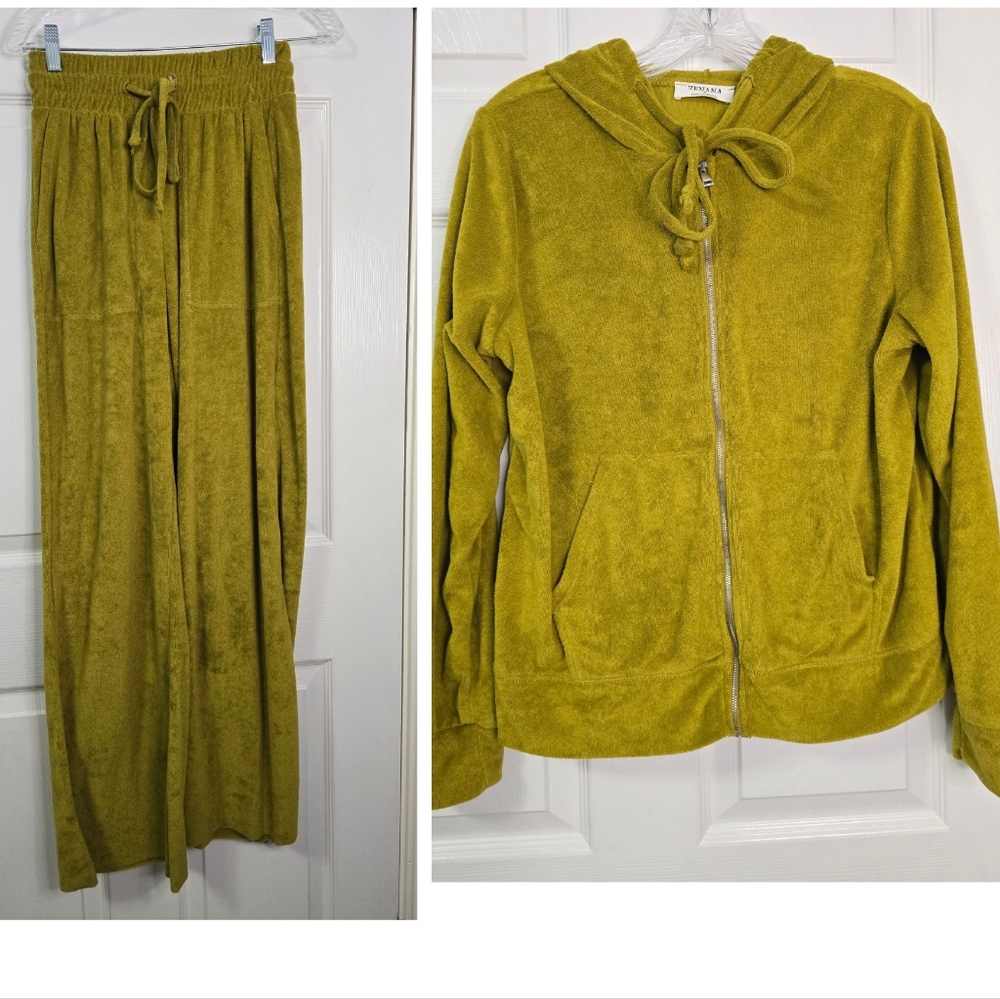 Zenana Outfitters Olive Green Textured Garment